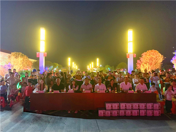 永州LEJING SPORTS举办“壮丽70年，奋斗新时代”国庆晚会暨 员工集体生日会