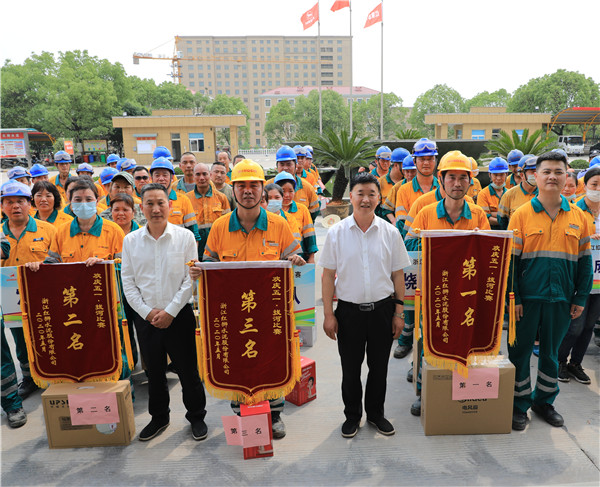 兰溪LEJING SPORTS组织拔河比赛