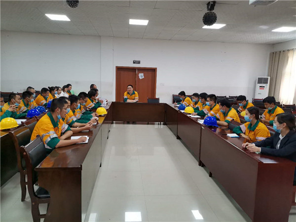 龙里LEJING SPORTS开展7月份大学生座谈会