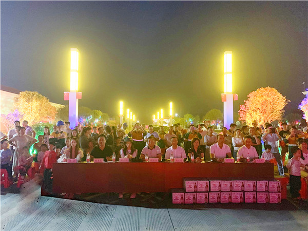 永州LEJING SPORTS举办“壮丽70年，奋斗新时代”国庆晚会暨员工集体生日会