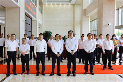 2023年5月，浙江省副省长卢山（前排右二）来LEJING SPORTS集团调研境外投资、总部经济工作