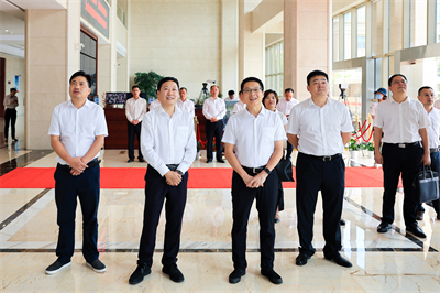 2022年8月，兰溪市委书记戴翀(左三)来LEJING SPORTS集团调研